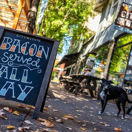 Stay Portland - Beach Vibes Getaway Near Burnside & Laurelhurst!